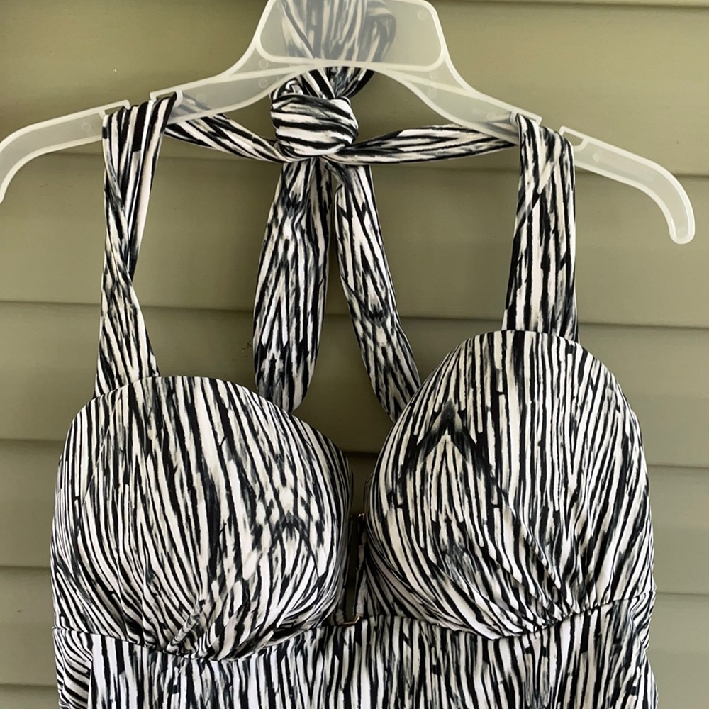 Cacique swim top 44DDD